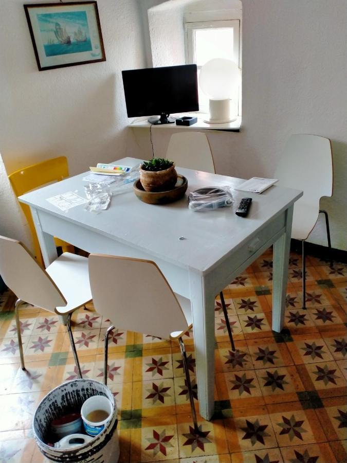 Trilocale In Dimora Tipica Lägenhet Montale  Exteriör bild
